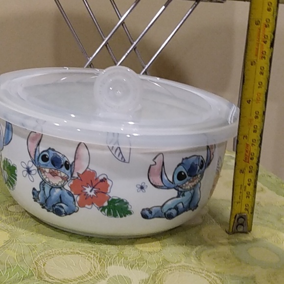 Disney Stitch bowl with lid - Picture 7 of 11